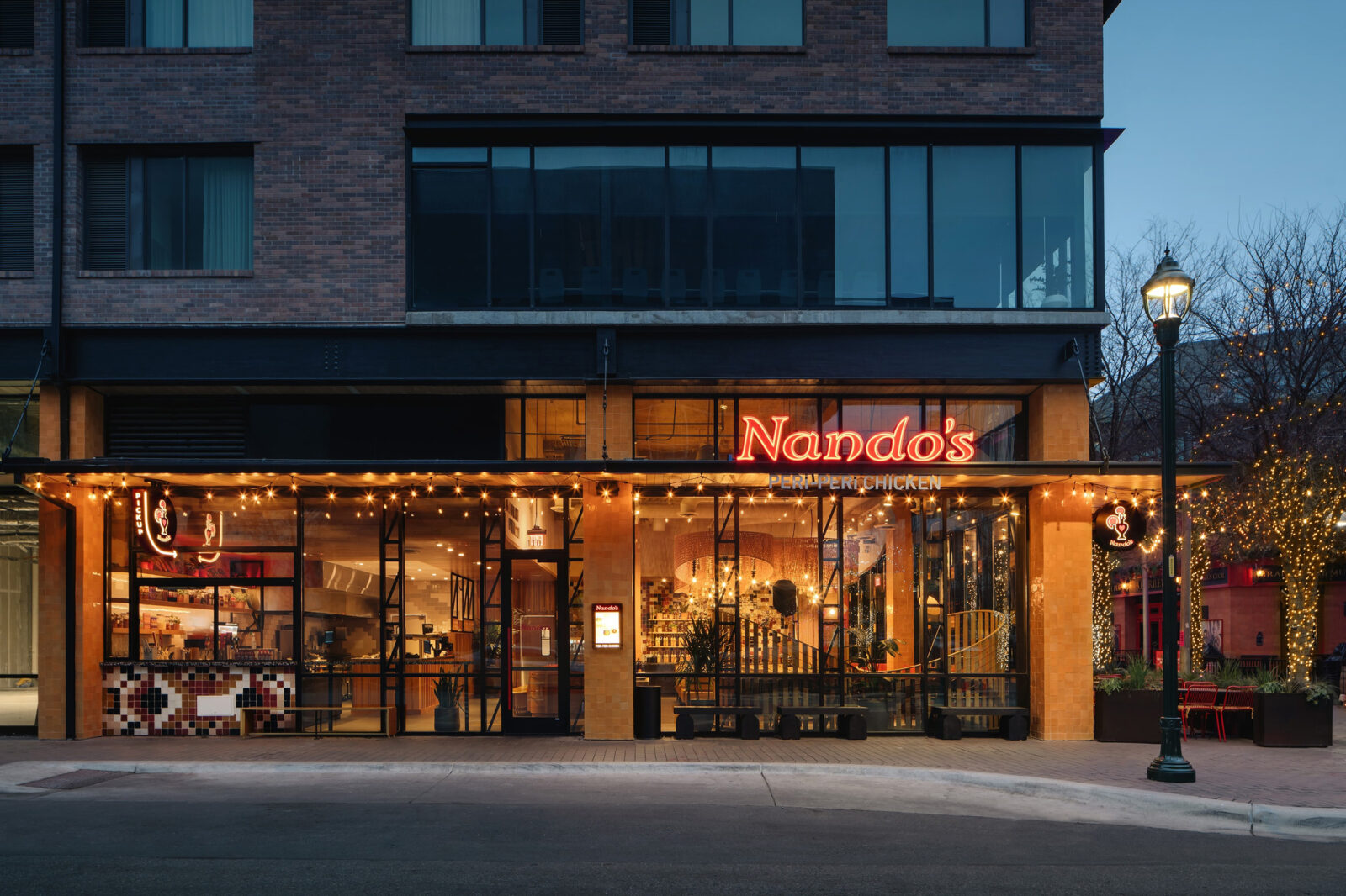 Nando’s Peri Peri | Michael Hsu Office of Architecture